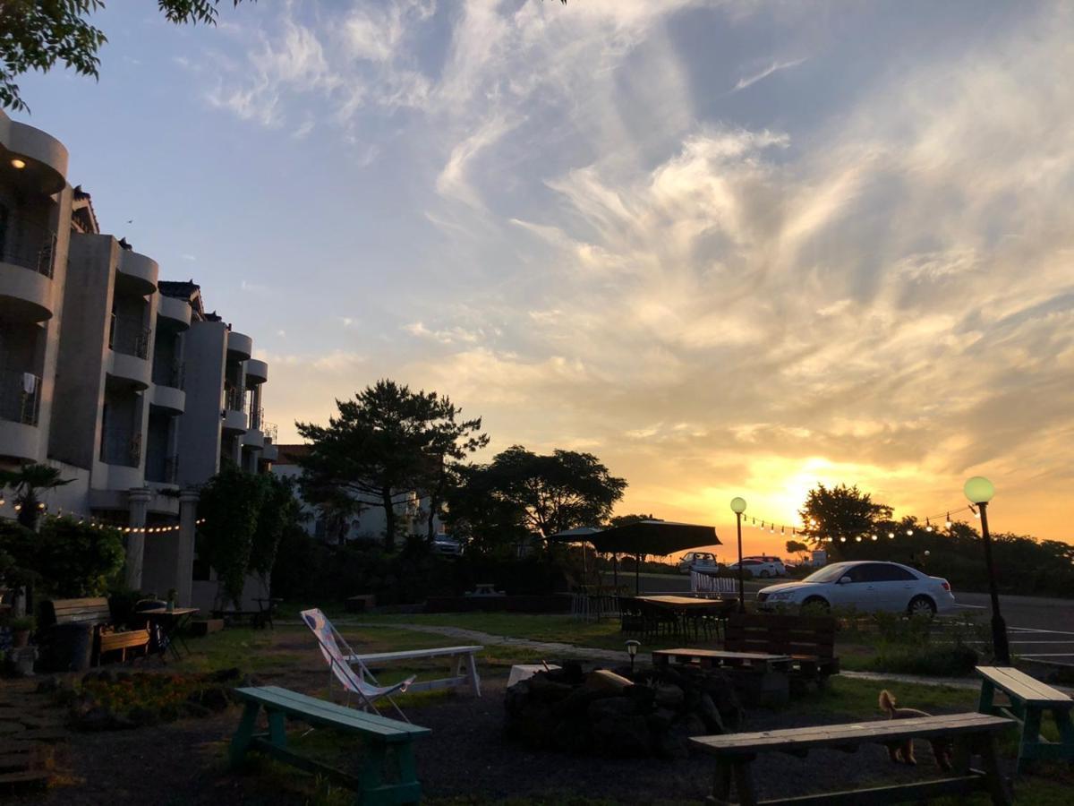 Jeju Playground Hostel Exterior photo